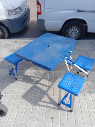 Mesa Plegable con 4 Asientos Integrados
