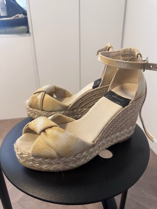 Sandalias cuña Gaimo beige/mostaza talla 38