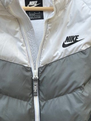 Plumífero Nike Talla 13-15.