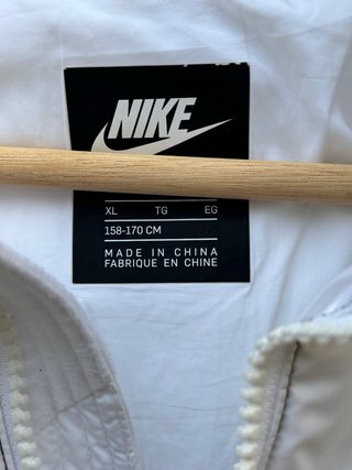 Plumífero Nike Talla 13-15.