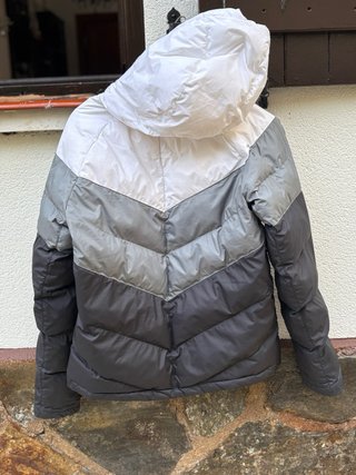 Plumífero Nike Talla 13-15.