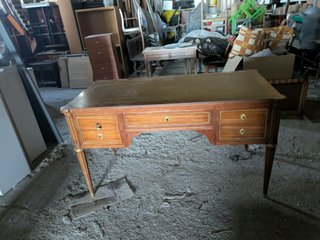 Bureau Plat Estilo Luis XVI