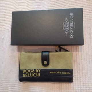 Monedero Dogs by Beluchi en su caja