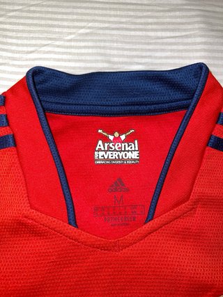 Camiseta Arsenal Adidas Emirates Fly Better.