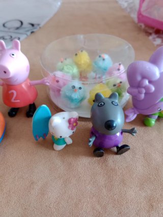 Conjunto de muñecos Peppa Pig, Hello Kitty y más