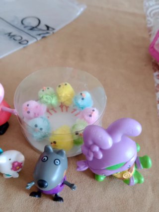 Conjunto de muñecos Peppa Pig, Hello Kitty y más