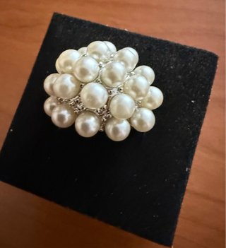 Anillo ajustable perlas blanco. Acero. Nuevo