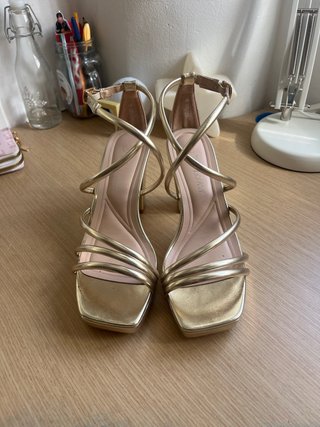 Tacones Dorados Talla 36 Usadas 1 vez