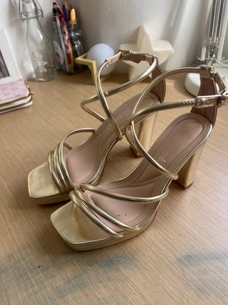 Tacones Dorados Talla 36 Usadas 1 vez