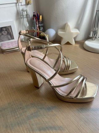 Tacones Dorados Talla 36 Usadas 1 vez
