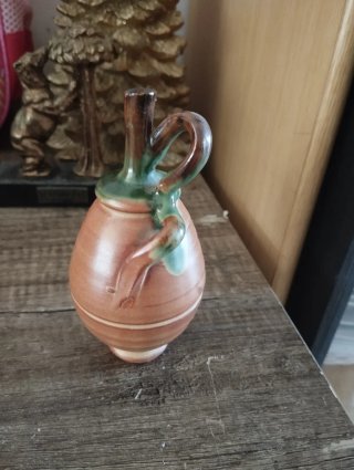 Jarra de cerámica decorativa