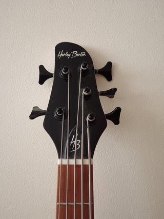 Bajo Harley Benton 5 Cuerdas para Zurdos