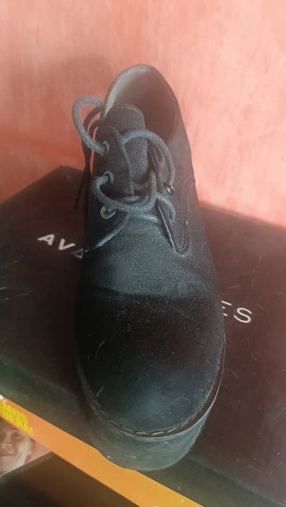 Zapatos negros plataforma estilo retro