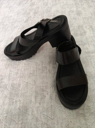 Sandalias de tacón grueso
