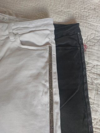 Pantalon blanco. Vaqueros chic