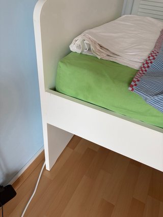 Cama y COLCHON para niño en perfecto estado.