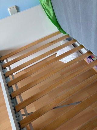 Cama y COLCHON para niño en perfecto estado.