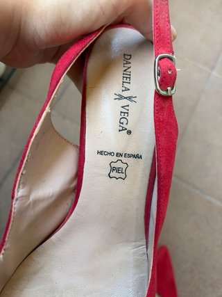 Zapatos de tacón rojos de piel T.39