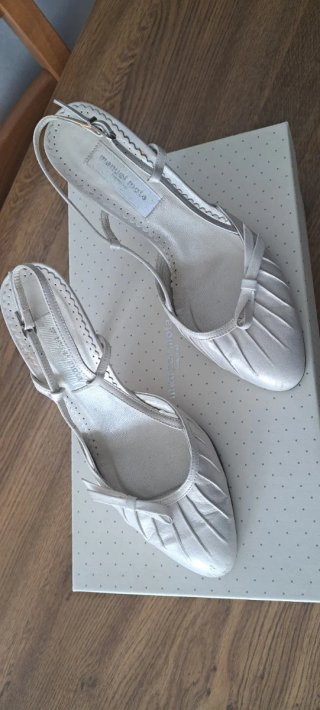 Zapatos de fiesta plateados Manuel Mota T35