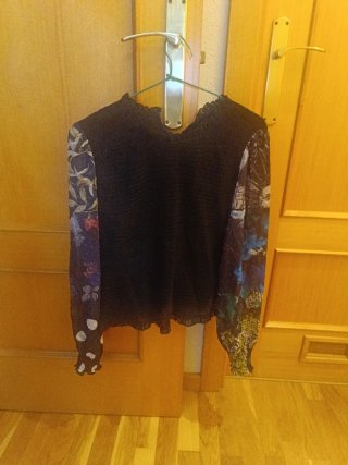 Camisa Desigual Negra con Mangas Estampadas