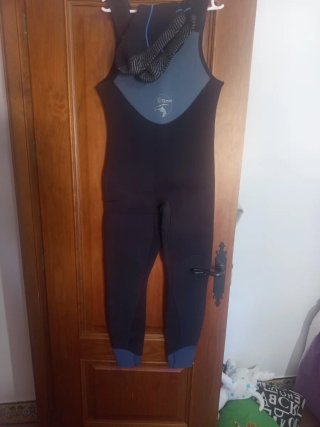 Traje neopreno 6mm Talla 44 Deportes Acuáticos
