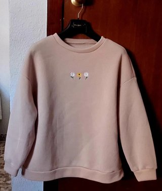 Sudadera Beige con Bordado de Flores