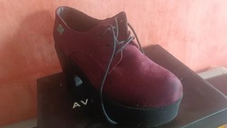 Zapatos burdeos plataforma y tacón ancho