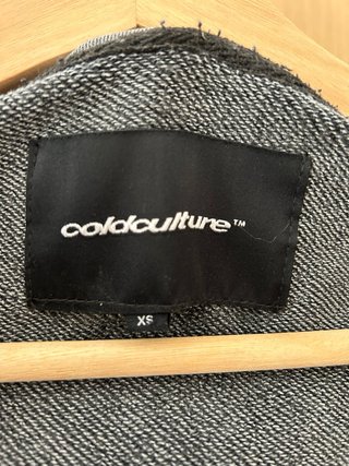 Sudadera Cold Culture Gris con Parches