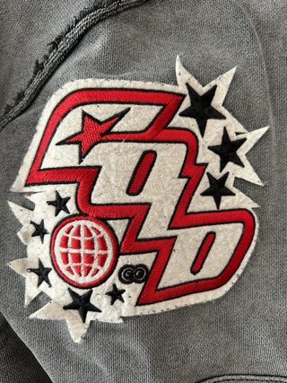 Sudadera Cold Culture Gris con Parches