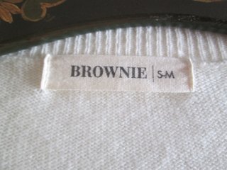 JERSEY BEIGE CUELLO PICO BROWNIE
