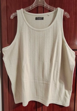 Camiseta tirantes tejido gofrado beige talla 3XL