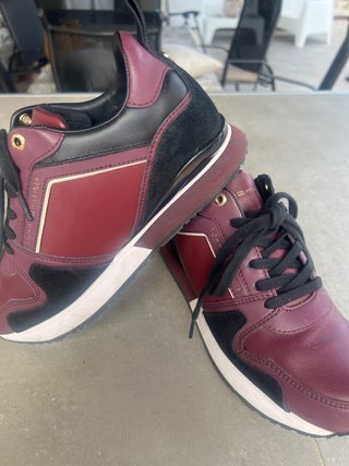 Zapatillas Tommy Hilfiger Negras y Rojas