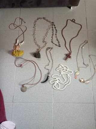 Lote de 9 collares de bisutería