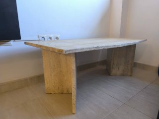 Mesa de mármol travertino