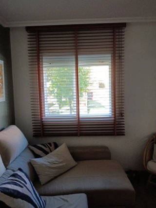 2 Cortinas Venecianas Madera Marrón.