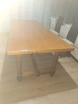 Mesa de Comedor de Madera