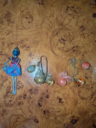 Broches Vintage Dorados y Multicolor