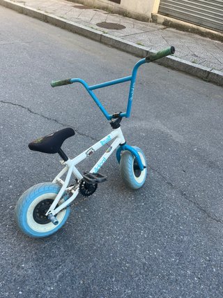Mini BMX Wildcat Azul y Blanco