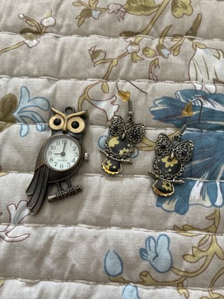 Colgante reloj búho y pendientes a juego