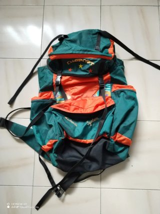 Mochila de montaña Chopo verde y naranja