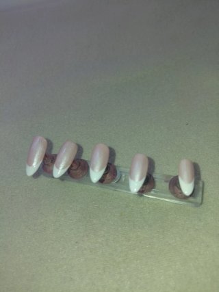 Uñas postizas francesas rosa y blanco