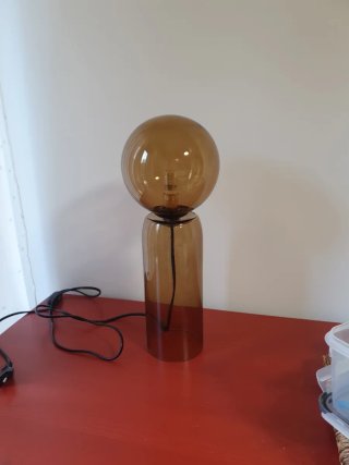 Lámpara de mesa de cristal marrón