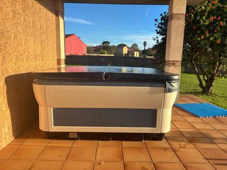 Jacuzzi Whirlpool Beige y Gris