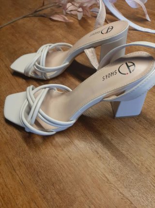 Sandalias nude mujer tacón tiras
