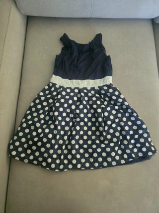 Vestido azul y blanco de lunares