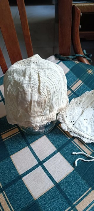 Gorros de bebé antiguos (más de 100 años)