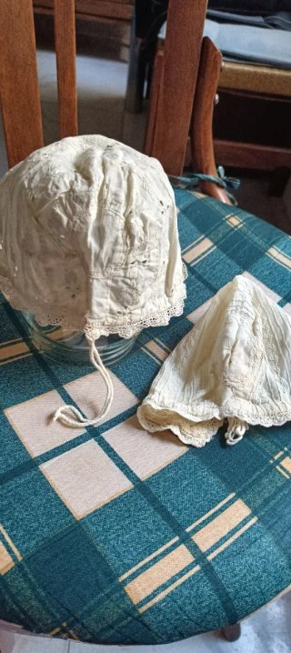 Gorros de bebé antiguos (más de 100 años)