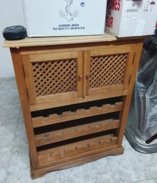 Mueble Botellero de Madera