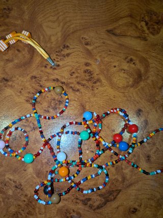 Conjunto bisutería multicolor con cuentas
