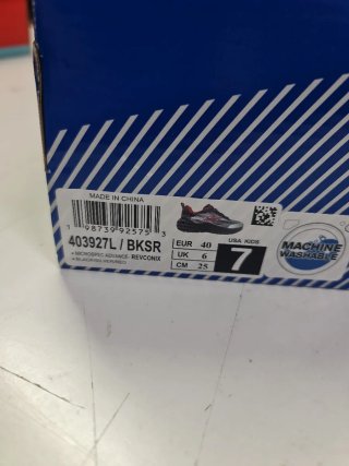 Zapatillas Skechers Negras y Plateadas